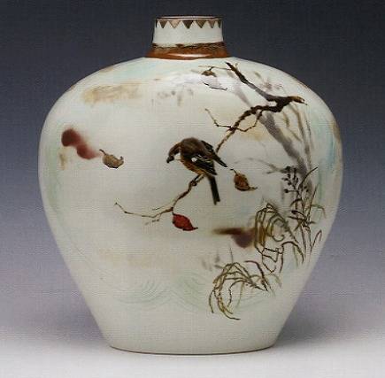 藤本能道「草白釉 釉描色絵金銀彩 枯葉舞ふ鵙扁壷」